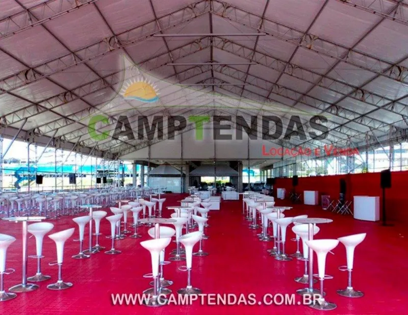 Barracão em lona