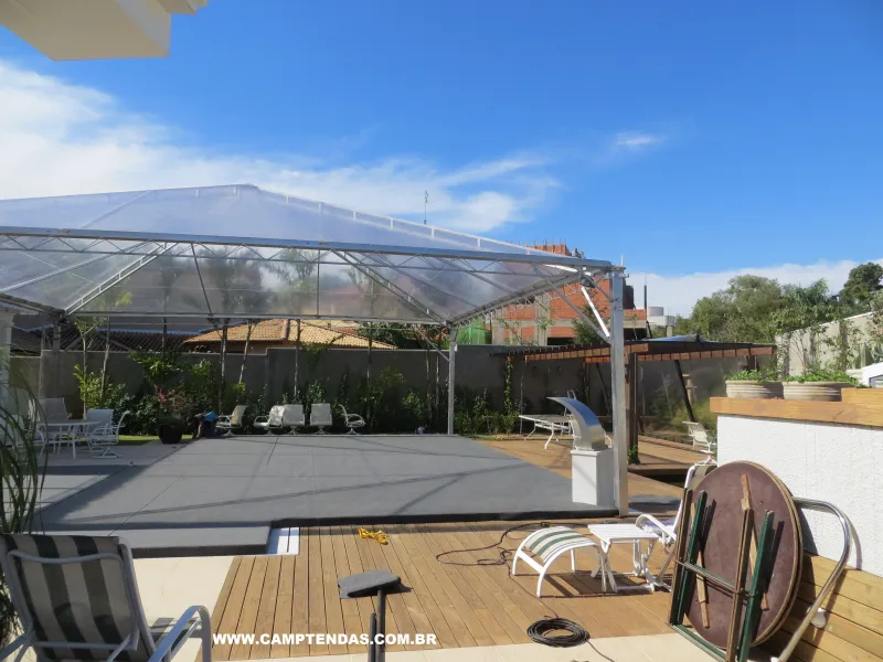 Tablado para cobrir piscina